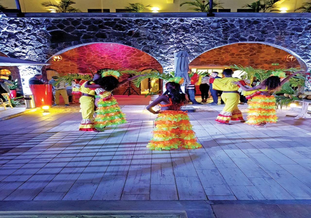 Hacienda Plaza Hotell Pereybere Beach Eksteriør bilde