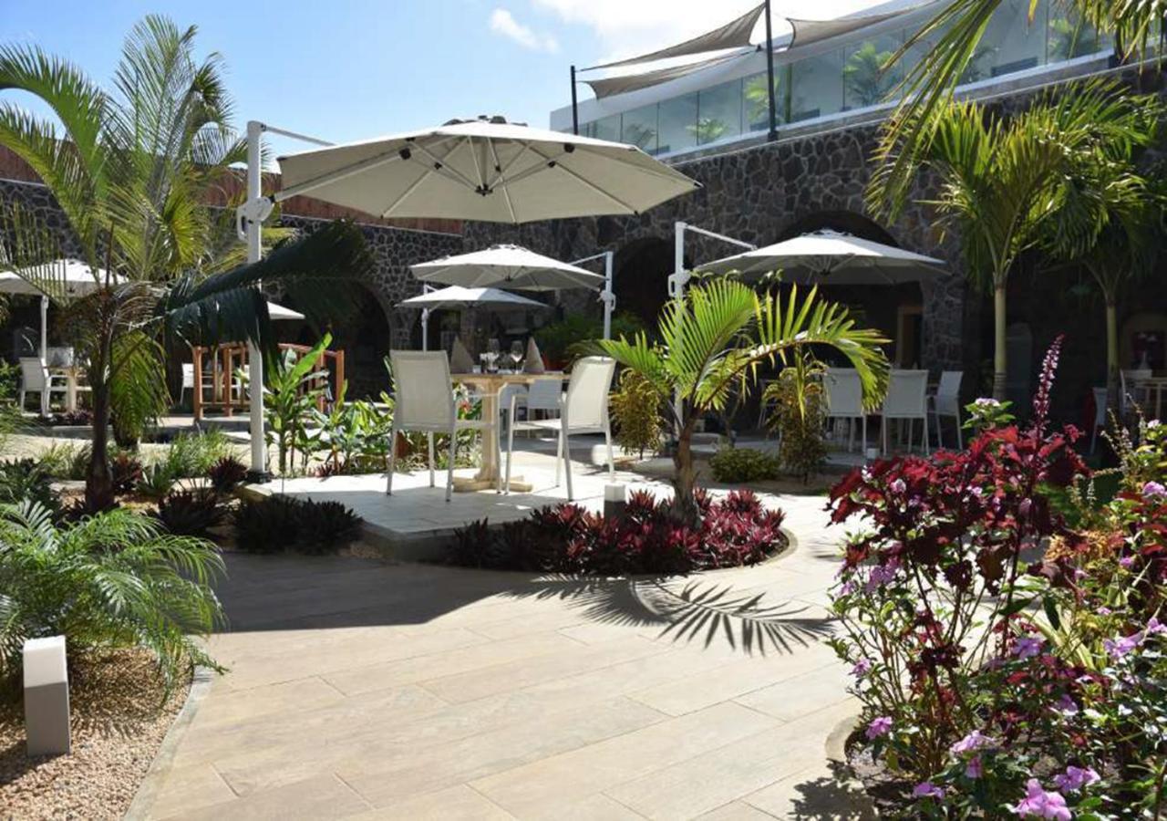 Hacienda Plaza Hotell Pereybere Beach Eksteriør bilde