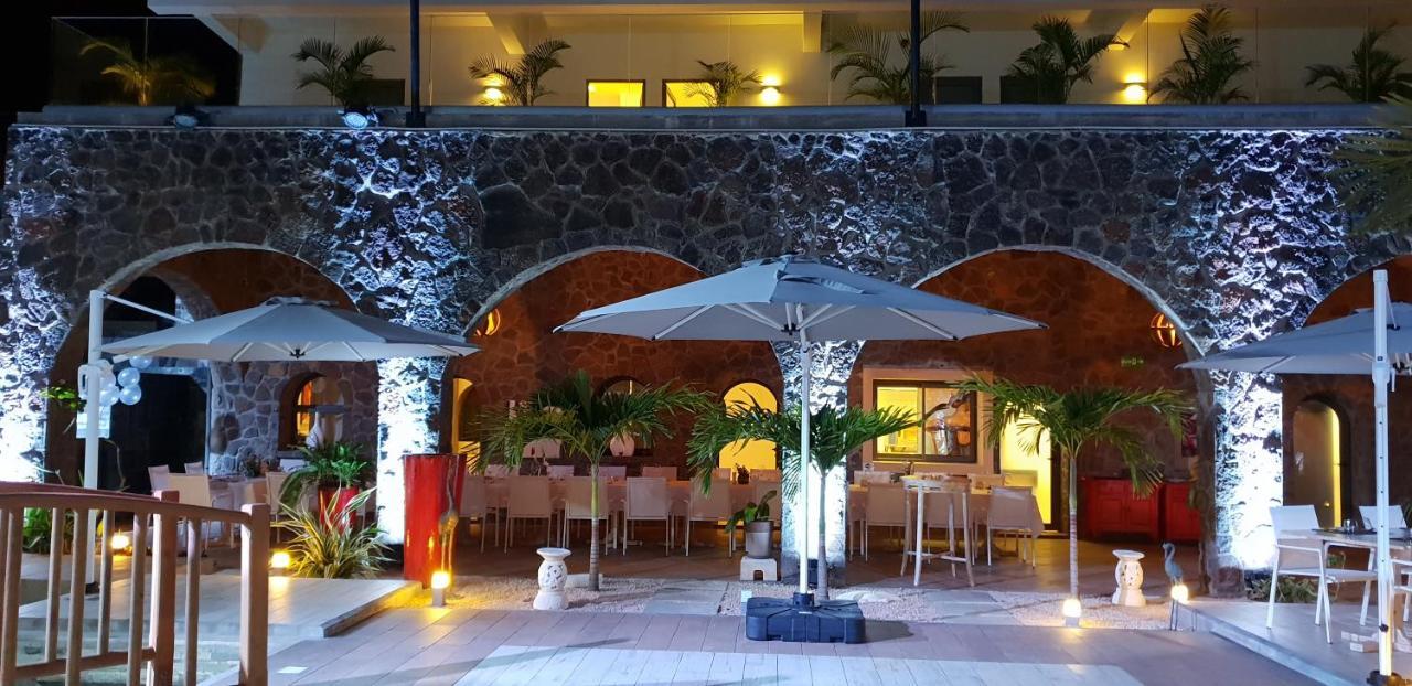 Hacienda Plaza Hotell Pereybere Beach Eksteriør bilde
