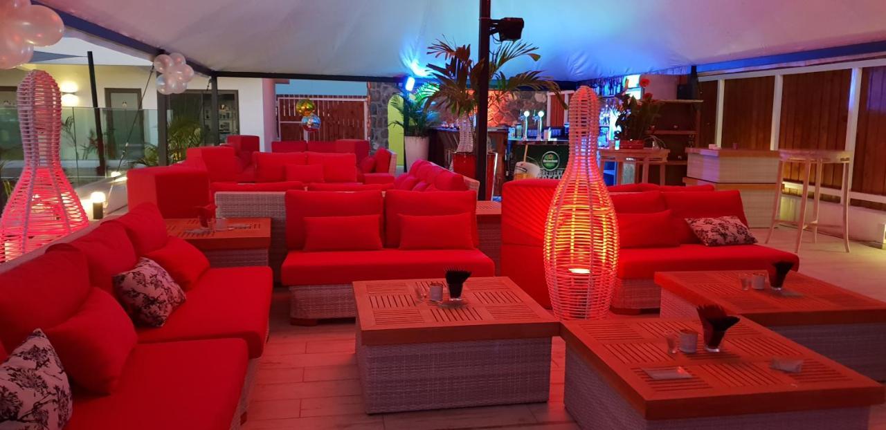 Hacienda Plaza Hotell Pereybere Beach Eksteriør bilde